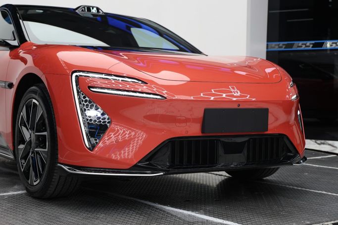 Новый Avatr 06, 1.5 л, 2025 в Дубае от MENAMOTORS Красный цвет. Китайская | AUTO.AE