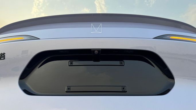 Новый Avatr 06, 2025 в Дубае от MENAMOTORS Пурпурный цвет. Китайская | AUTO.AE
