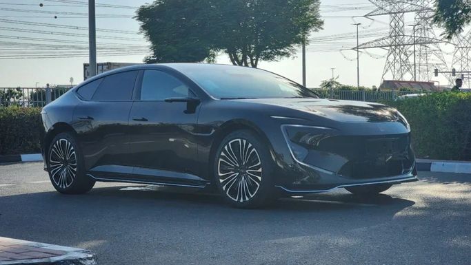 Новый Avatr 12, 2024 в Дубае от Alwan Global Cars Черный цвет. Other | AUTO.AE