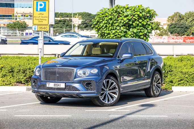 Bentley Bentayga Speed I Рестайлинг, 2023 внедорожник 5 дв. люкс класса в Дубае от POF RENTAL голубой цвет | AUTO.AE