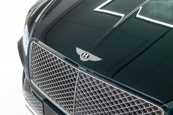 Подержанный Bentley Bentayga I Рестайлинг, 4.0 л, 2021 в Дубае от PUPIL OF FATE MOTORS Зеленый цвет. Other | AUTO.AE
