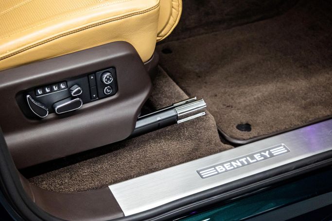 Подержанный Bentley Bentayga I Рестайлинг, 4.0 л, 2021 в Дубае от PUPIL OF FATE MOTORS Зеленый цвет. Other | AUTO.AE