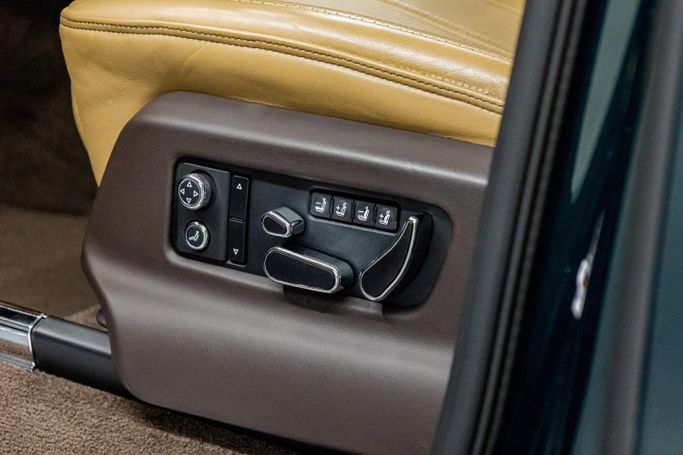 Подержанный Bentley Bentayga I Рестайлинг, 4.0 л, 2021 в Дубае от PUPIL OF FATE MOTORS Зеленый цвет. Other | AUTO.AE