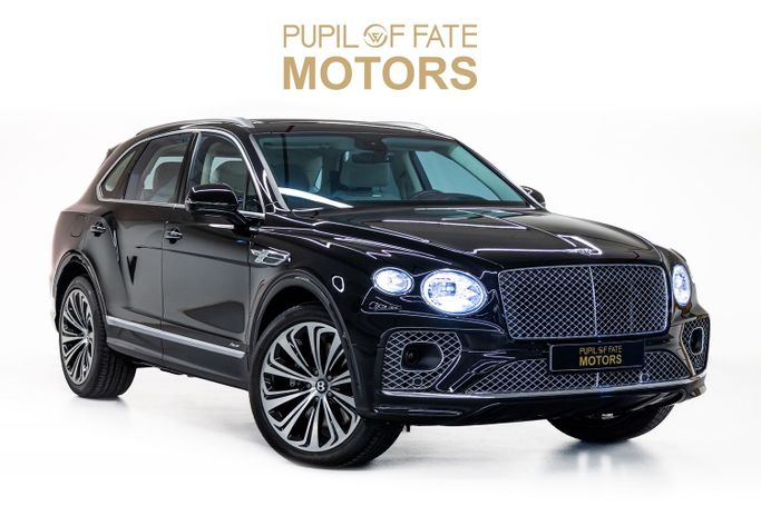 Подержанный Bentley Bentayga EWB I Рестайлинг, 4.0 л, 2023 в Дубае от PUPIL OF FATE MOTORS Черный цвет. GCC | AUTO.AE