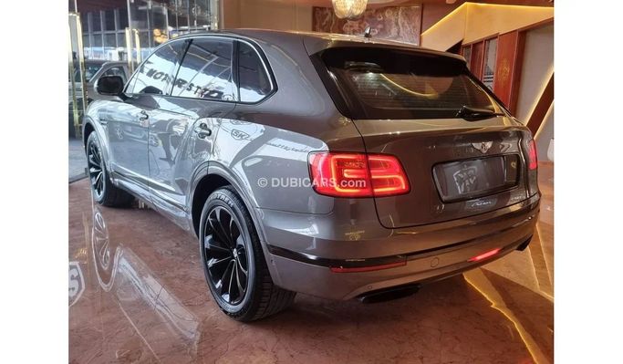 New Bentley Bentayga I, 6.0 l, 2018 in Dubai by SK Motors, Silver color. Other | AUTO.AE