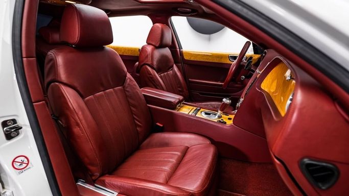 Подержанный Bentley Continental Flying Spur, 6.0 л, 2006 в Дубае от Al Ain Class Motors Белый цвет. GCC | AUTO.AE
