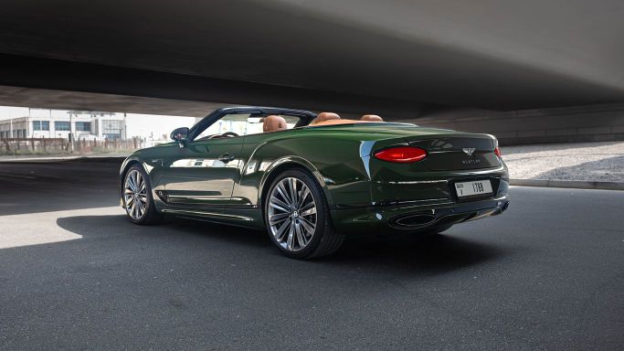 Bentley Continental GT Speed III, 2022 кабриолет бизнес класса в Дубае от AVA car rental зеленый цвет | AUTO.AE