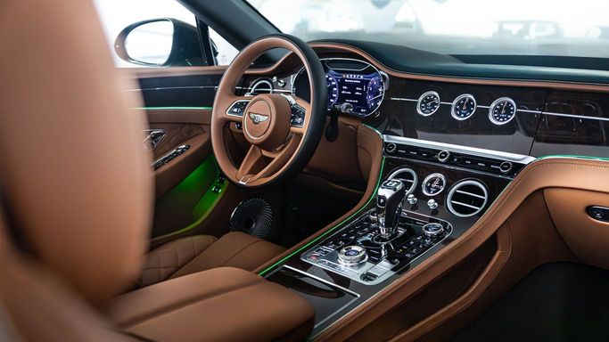 Bentley Continental GT Speed III, 2022 кабриолет бизнес класса в Дубае от AVA car rental зеленый цвет | AUTO.AE