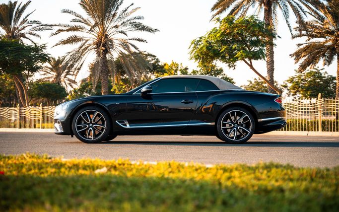 Bentley Continental GT III, 2024 кабриолет бизнес класса в Дубае от Macan Luxury Motors серый цвет | AUTO.AE