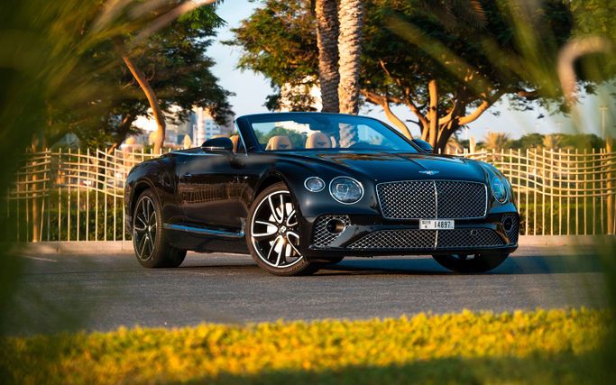 Bentley Continental GT III, 2024 кабриолет бизнес класса в Дубае от Macan Luxury Motors серый цвет | AUTO.AE