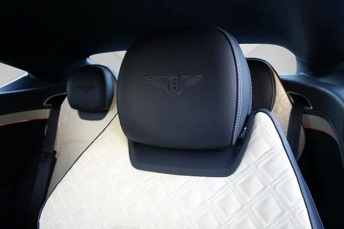 مستعملة Bentley Continental GT Speed ثالثاً, 6.0 l, 2019 في في دبي من Mohammad Alkarak Motors، اللون أزرق. المواصفات الأوروبية | AUTO.AE