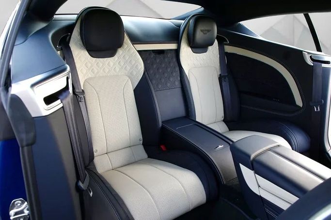 مستعملة Bentley Continental GT Speed ثالثاً, 6.0 l, 2019 في في دبي من Mohammad Alkarak Motors، اللون أزرق. المواصفات الأوروبية | AUTO.AE