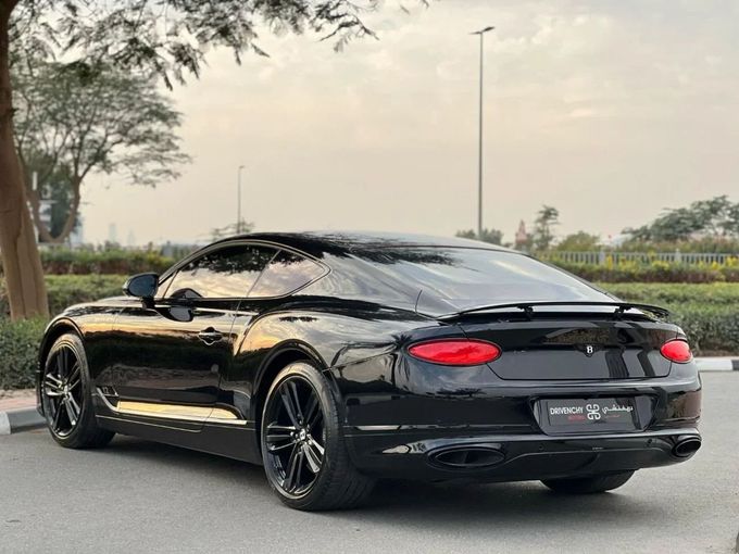 Подержанный Bentley Continental GT III, 6.0 л, 2019 в Дубае от Drivenchy Motors Черный цвет. GCC | AUTO.AE