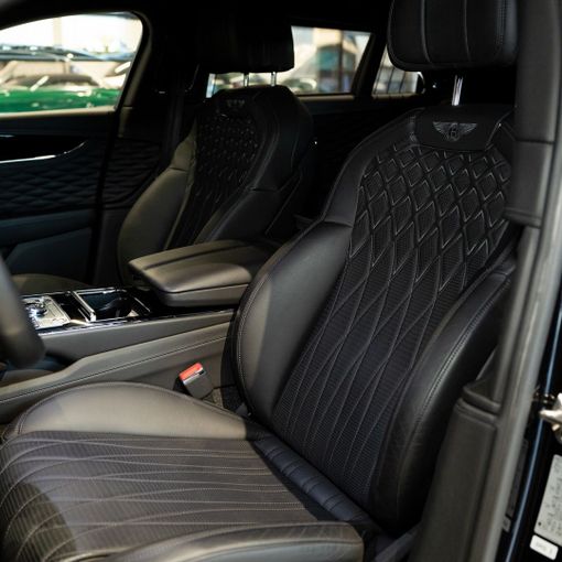 Bentley Flying Spur III, 2022 седан бизнес класса в Дубае от DEIZ черный цвет | AUTO.AE
