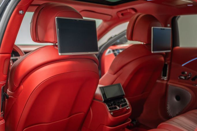 Bentley Flying Spur III, 2021 седан бизнес класса в Дубае от POF RENTAL черный цвет | AUTO.AE