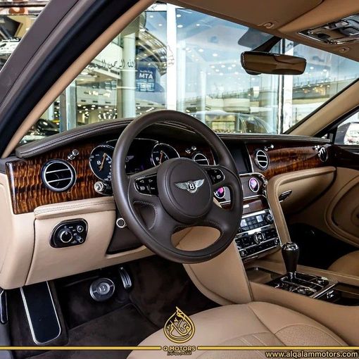 Used Bentley Mulsanne II Facelift, 6.8 l, 2018 in Dubai by Q Motors, Silver color. GCC Specs | AUTO.AE