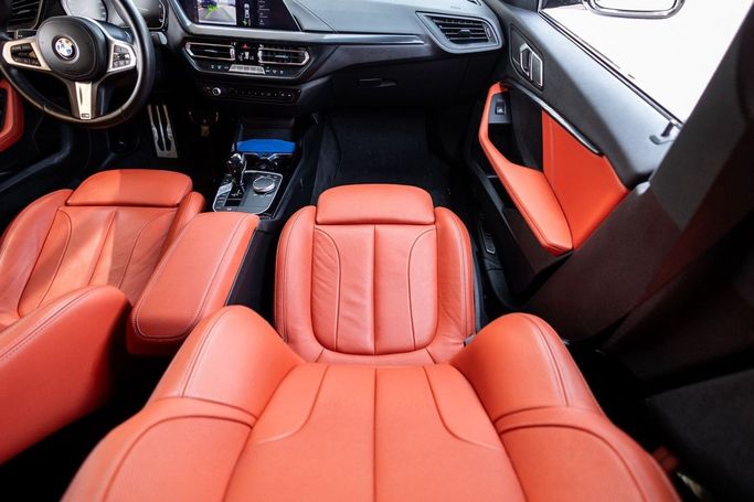 Подержанный BMW 2 Series 218i F44, 1.5 л, 2021 в Дубае от Linda Cars Белый цвет. GCC | AUTO.AE