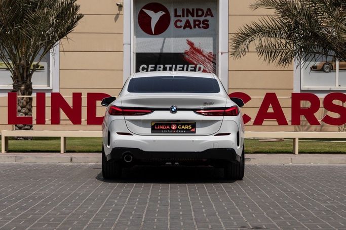 Подержанный BMW 2 Series 218i F44, 1.5 л, 2021 в Дубае от Linda Cars Белый цвет. GCC | AUTO.AE