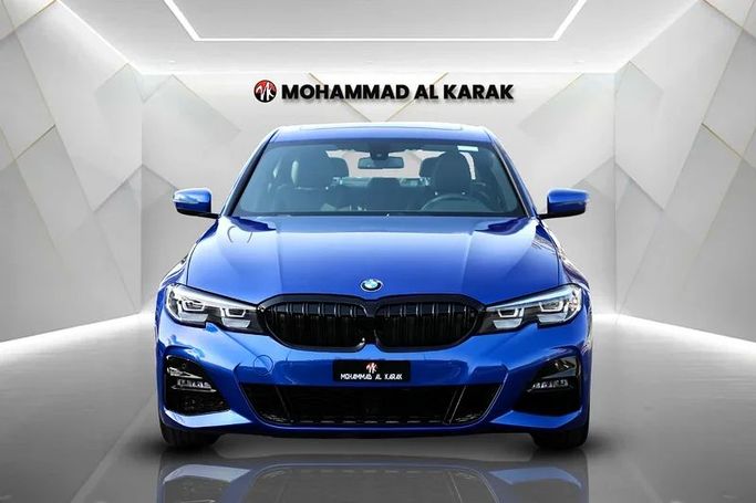 Подержанный BMW 3 Series 330i xDrive VII (G2x), 2.0 л, 2019 в Дубае от Mohammad Alkarak Motors Синий цвет. GCC | AUTO.AE