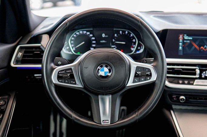 Used BMW 3 Series 320i VII (G2x), 2.0 l, 2021 in Dubai by Linda Cars, Black color. GCC Specs | AUTO.AE