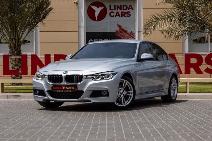 Used BMW 3 Series 318i VI (F3x) Facelift, 1.5 l, 2018 in Dubai by Linda Cars, Silver color. GCC Specs | AUTO.AE