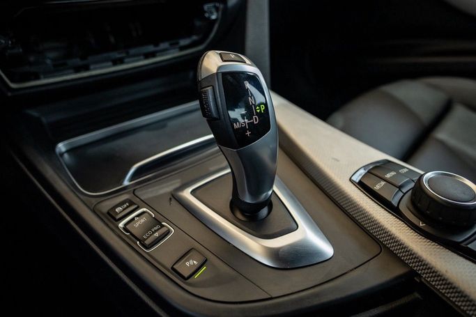 Used BMW 3 Series 318i VI (F3x) Facelift, 1.5 l, 2018 in Dubai by Linda Cars, Silver color. GCC Specs | AUTO.AE