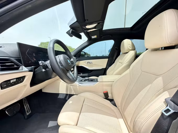 Подержанный BMW 3 Series 320i VII (G2x) Рестайлинг, 2.0 л, 2023 в Дубае от Express Motors Черный цвет. Корейская | AUTO.AE