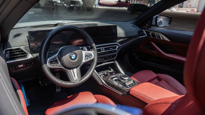 BMW 4 Series 430i G22, G23, G26, 2024 кабриолет стандарт класса в Дубае от AVA car rental серебристый цвет | AUTO.AE