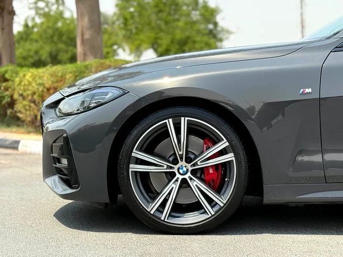 مستعملة BMW 4 Series 430i ز 22، ز 23، ز 26, 2.0 l, 2021 في في دبي من Alta Class Motors، اللون أسود. مواصفات الخليج | AUTO.AE