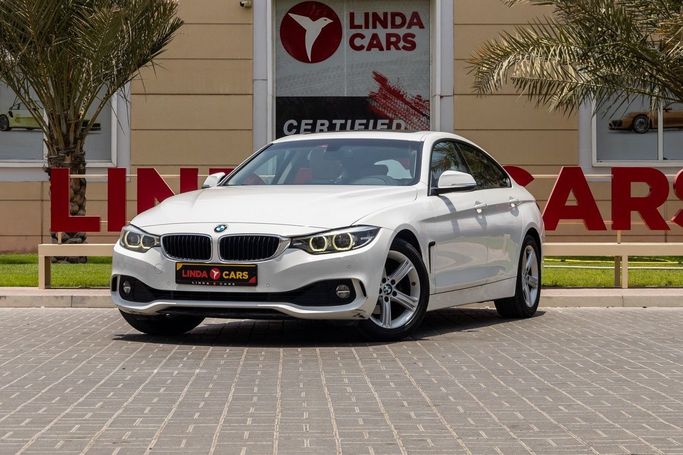 Подержанный BMW 4 Series 420i F32/F33/F36 Рестайлинг, 2.0 л, 2019 в Дубае от Linda Cars Белый цвет. GCC | AUTO.AE
