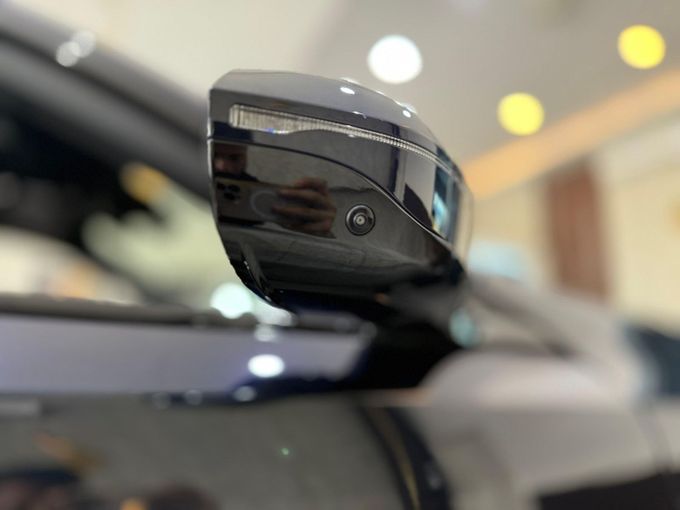 Подержанный BMW 5 Series 520i VIII (G60/G61/G68), 2.0 л, 2024 в Дубае от Empire Motors Тёмно-синий цвет. Корейская | AUTO.AE