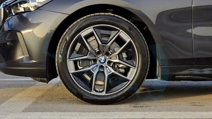 New BMW 5 Series 520i VIII (G60/G61/G68), 2.0 l, 2025 in Dubai by Auto Max Group, Black color. GCC Specs | AUTO.AE