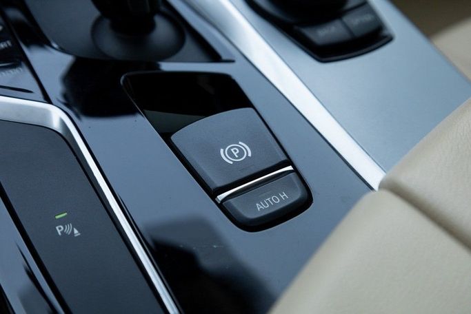 Used BMW 5 Series 520i VII (G30/G31), 2.0 l, 2019 in Dubai by Linda Cars, Black color. GCC Specs | AUTO.AE