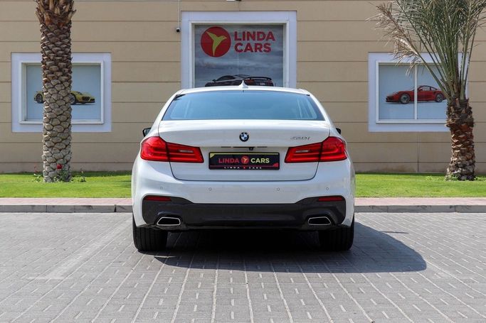 Подержанный BMW 5 Series 520i VII (G30/G31), 2.0 л, 2018 в Дубае от Linda Cars Белый цвет. GCC | AUTO.AE