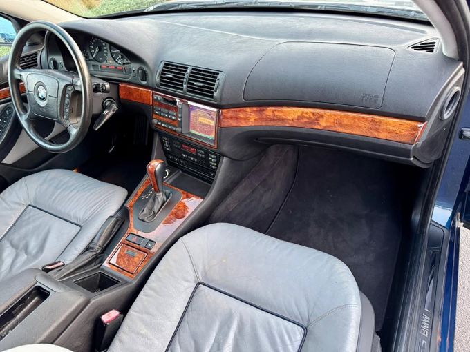 Used BMW 5 Series 528i IV (E39), 2.8 l, 2000 in Dubai by Saeed Auto, Navy Blue color. Japanese Specs | AUTO.AE
