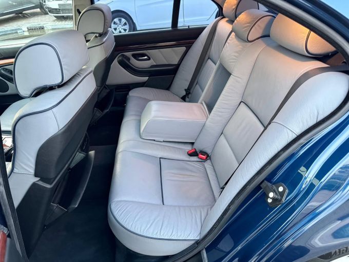 Used BMW 5 Series 528i IV (E39), 2.8 l, 2000 in Dubai by Saeed Auto, Navy Blue color. Japanese Specs | AUTO.AE