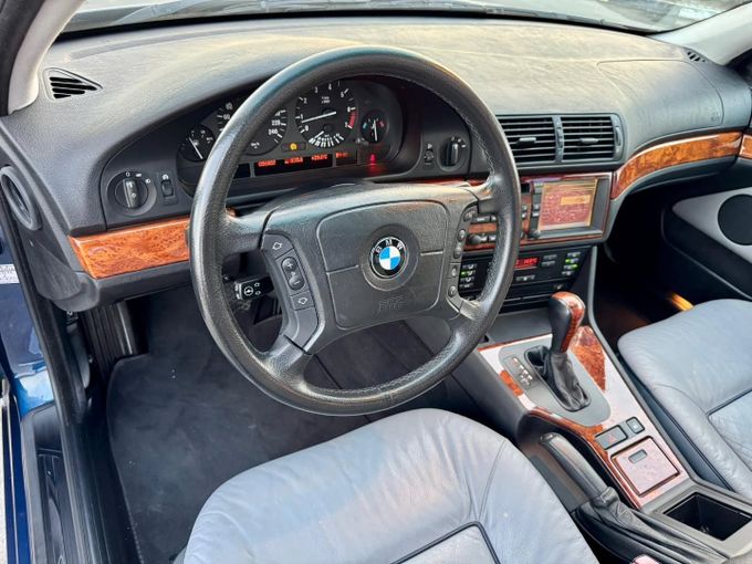 Used BMW 5 Series 528i IV (E39), 2.8 l, 2000 in Dubai by Saeed Auto, Navy Blue color. Japanese Specs | AUTO.AE