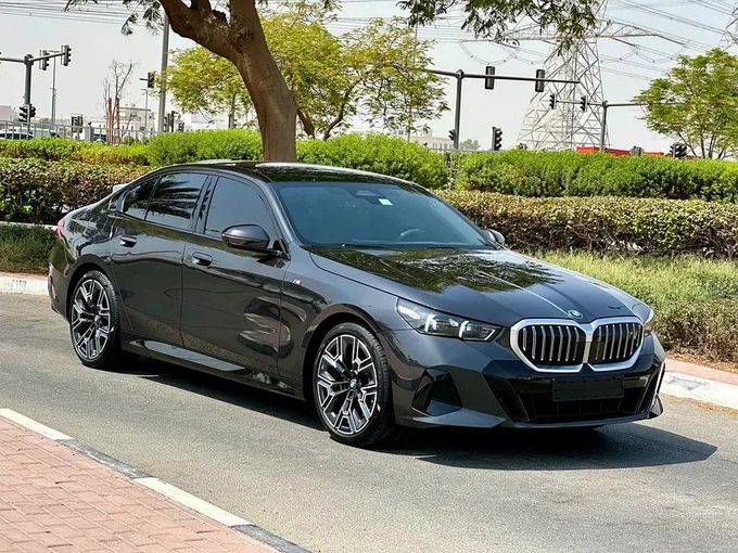Used BMW 5 Series 520i VIII (G60/G61/G68), 2.0 l, 2024 in Dubai by Formula Motors, Black color. GCC Specs | AUTO.AE