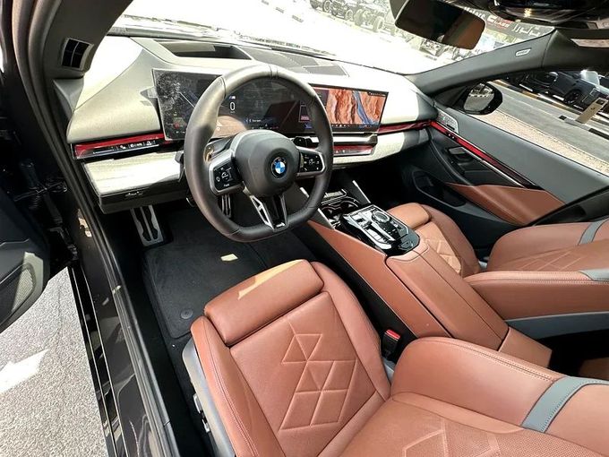 Used BMW 5 Series 520i VIII (G60/G61/G68), 2.0 l, 2024 in Dubai by Formula Motors, Black color. GCC Specs | AUTO.AE