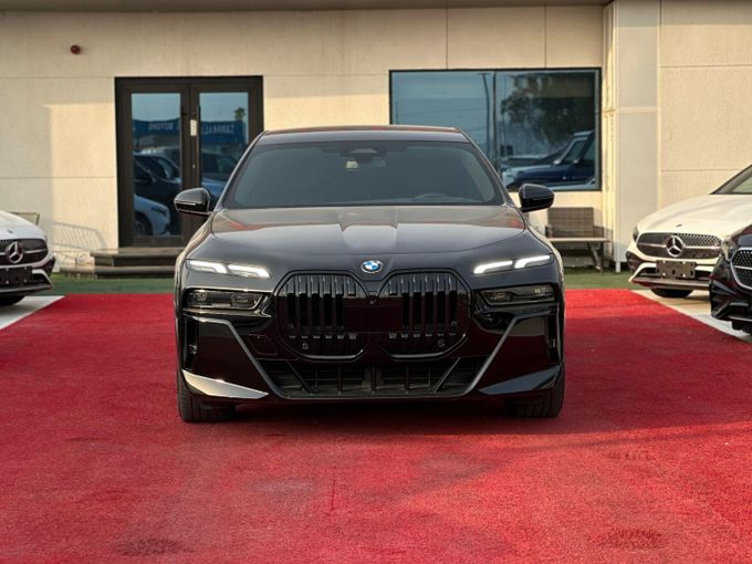 Used BMW 7 Series 740i xDrive VII (G70), 3.0 l, 2023 in Dubai by Orient Auto FZE, Black color. American Specs | AUTO.AE