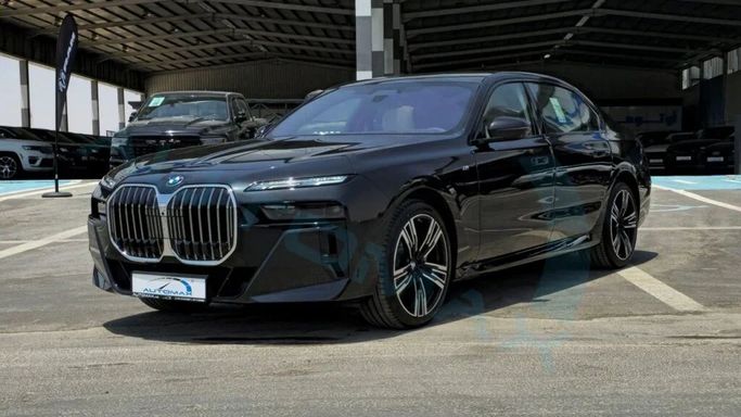 Новый BMW 7 Series 740i VII (G70), 3.0 л, 2025 в Дубае от Auto Max Group Черный цвет. GCC | AUTO.AE