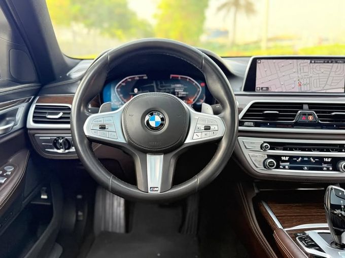 جديدة BMW 7 Series 730i عملية شد الوجه السادس (G11/G12), 2.0 l, 2020 في في دبي من Alta Class Motors، اللون فضي. مواصفات الخليج | AUTO.AE