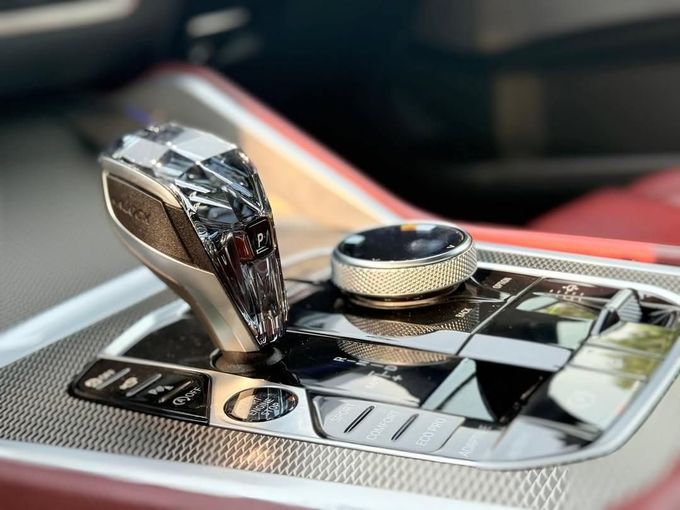 جديدة BMW 7 Series 730i عملية شد الوجه السادس (G11/G12), 2.0 l, 2020 في في دبي من Alta Class Motors، اللون فضي. مواصفات الخليج | AUTO.AE
