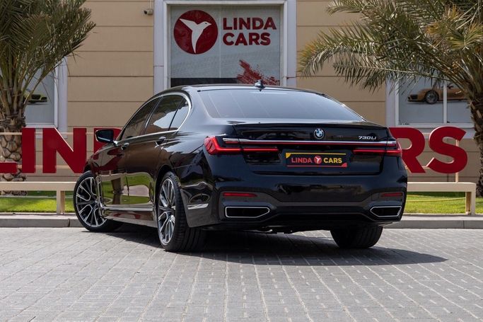 Подержанный BMW 7 Series 730Li VI (G11/G12) Рестайлинг, 2 л, 2021 в Дубае от Linda Cars Черный цвет. GCC | AUTO.AE
