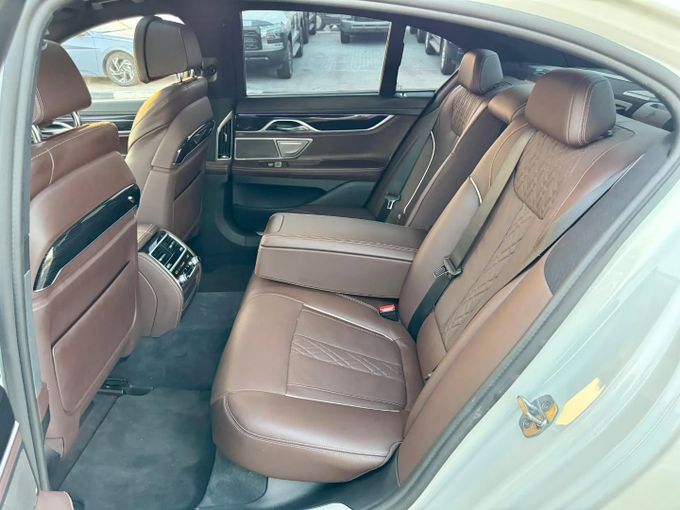 Used BMW 7 Series 750i VI (G11/G12), 4.4 l, 2016 in Dubai by Saeed Auto, White color. Japanese Specs | AUTO.AE