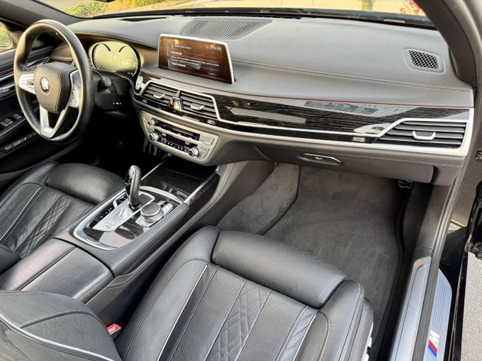 Used BMW 7 Series 750Li VI (G11/G12), 4.4 l, 2017 in Dubai by Saeed Auto, Black color. Japanese Specs | AUTO.AE