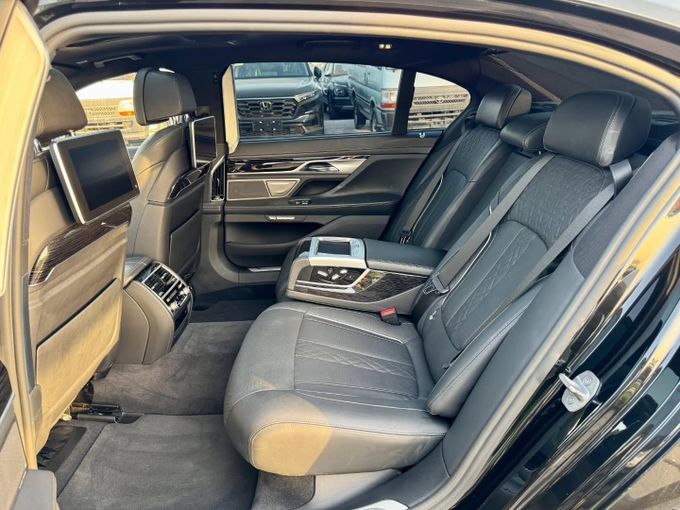 Used BMW 7 Series 750Li VI (G11/G12), 4.4 l, 2017 in Dubai by Saeed Auto, Black color. Japanese Specs | AUTO.AE