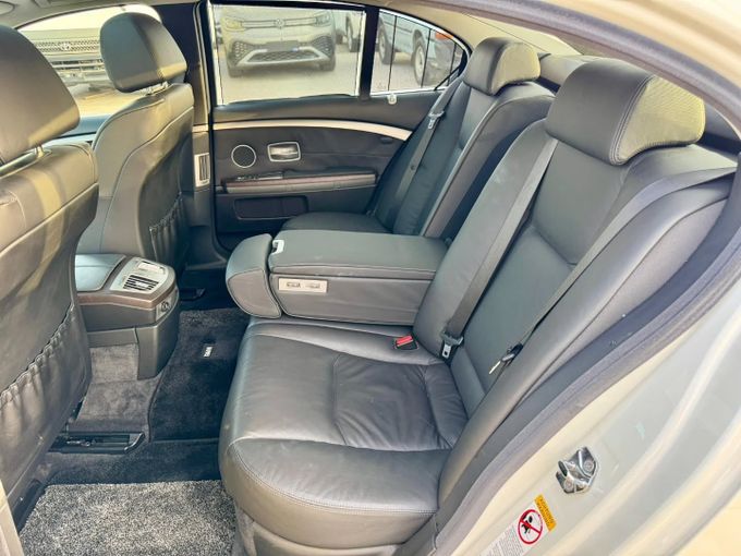 Used BMW 7 Series 740i IV (E65/E66) Facelift, 4.0 l, 2007 in Dubai by Saeed Auto, White color. Japanese Specs | AUTO.AE