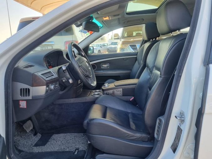 Подержанный BMW 7 Series 740i IV (E65/E66) Рестайлинг, 4.0 л, 2007 в Дубае от Saeed Auto Белый цвет. Японская | AUTO.AE