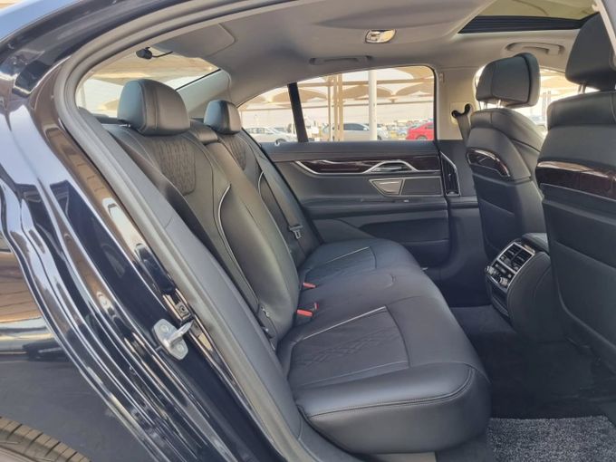 Подержанный BMW 7 Series 750i xDrive VI (G11/G12) Рестайлинг, 4.4 л, 2020 в Дубае от Saeed Auto Черный цвет. Японская | AUTO.AE